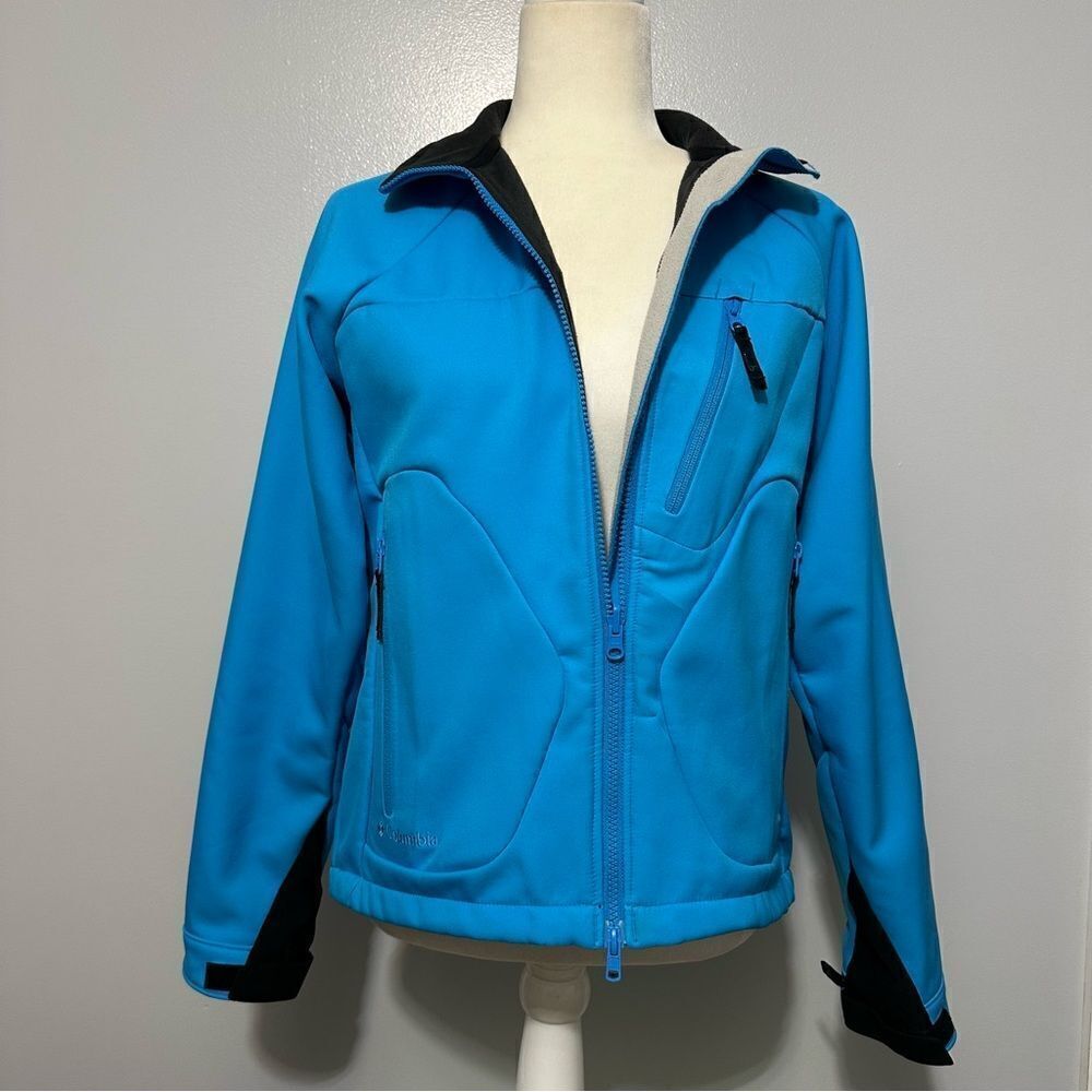 Columbia woman’s Titanium Tech Jacket Blue Interchange Utility size M